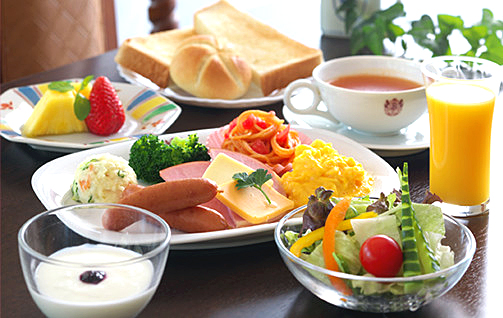 洋朝食はパンやスクランブルエッグがメインです。