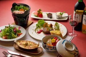 【スタンダード】朝はのんびり、名湯草津温泉とシェフこだわりの和洋折衷フルコースを満喫！＜夕食付＞
